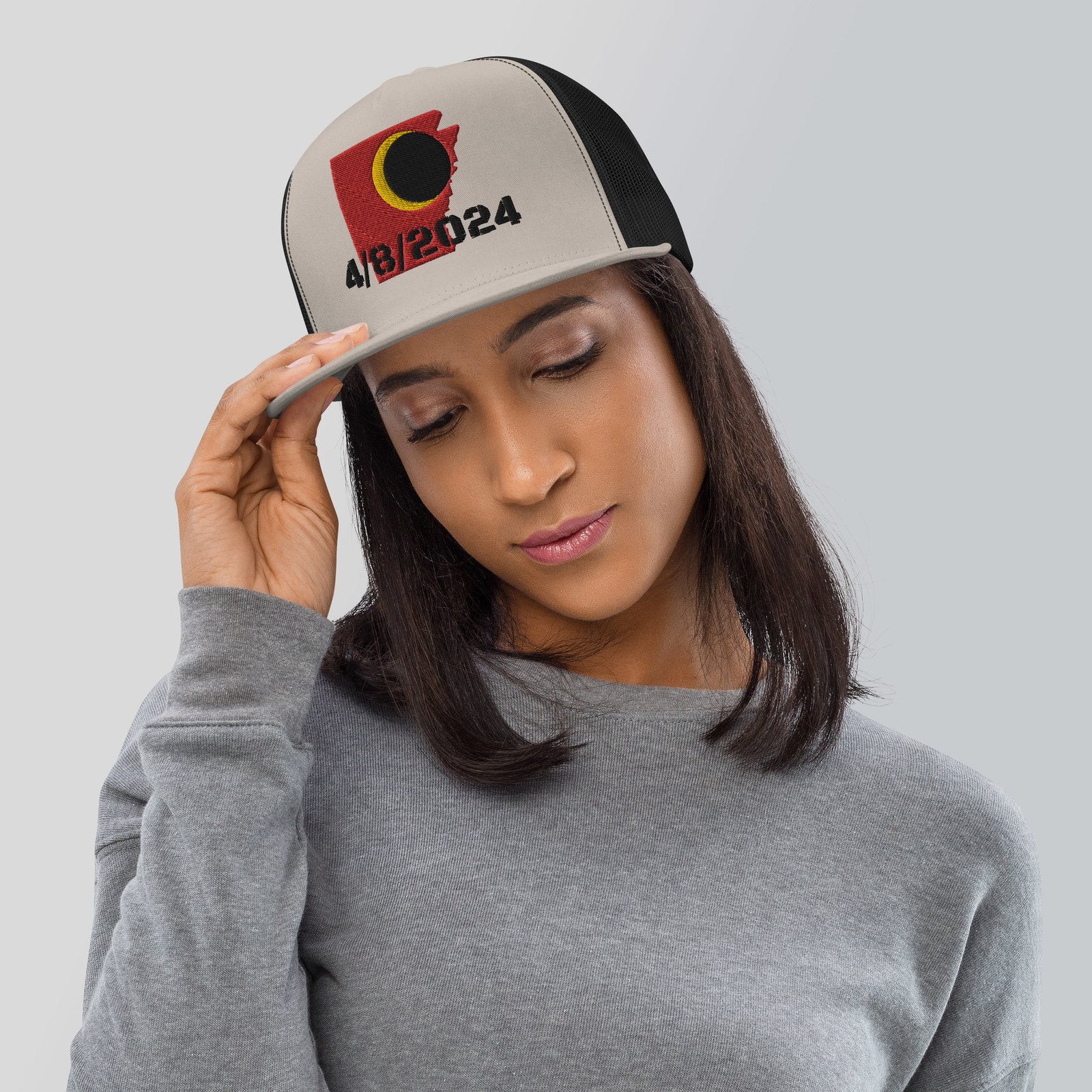 5-panel-trucker-cap-silver-black-front-65e691ba75044.jpg